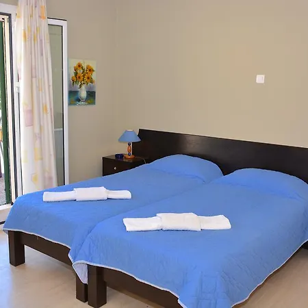 Alexandra Apartment