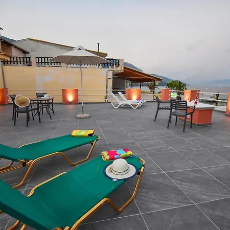 Alexandra Apartament *