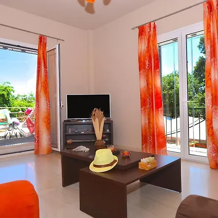 Alexandra Apartment Ipsos