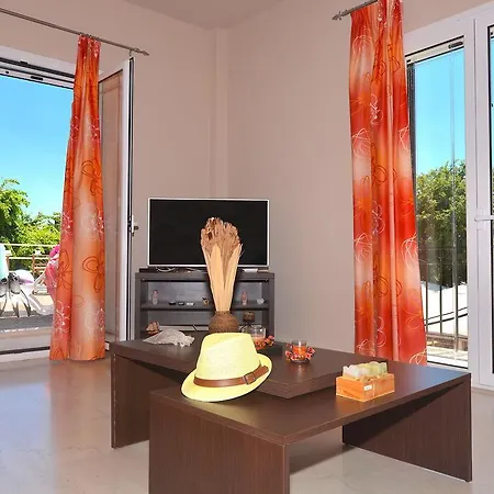 Apartment Alexandra Ipsos